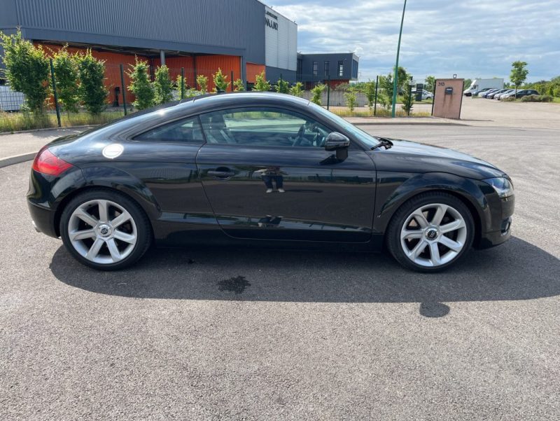 AUDI TT 3.2 L V6 QUATTRO 250 ch S-Tronic
