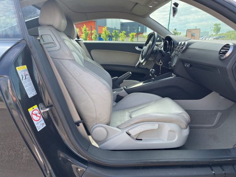 AUDI TT 3.2 L V6 QUATTRO 250 ch S-Tronic