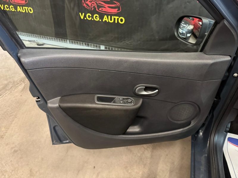 RENAULT CLIO ESTATE 1.5 DCI 90 Expression 