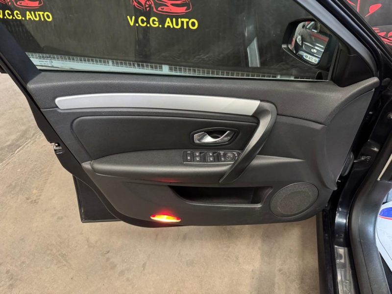 RENAULT LAGUNA 2.0i 140 Dynamique 