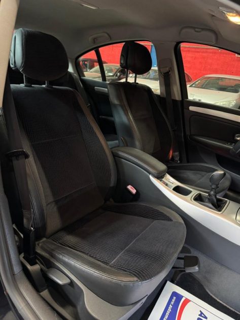 RENAULT LAGUNA 2.0i 140 Dynamique 