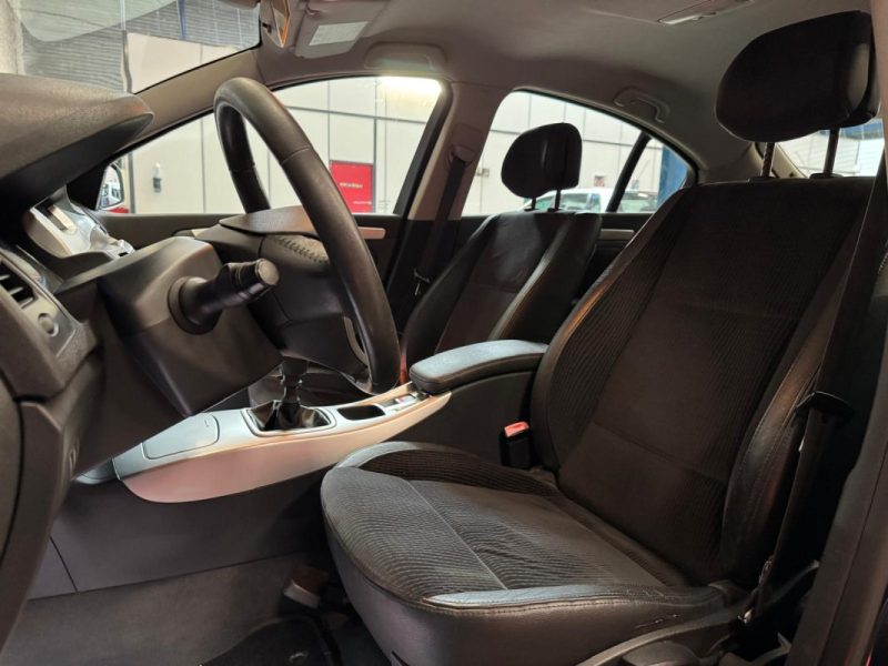 RENAULT LAGUNA 2.0i 140 Dynamique 