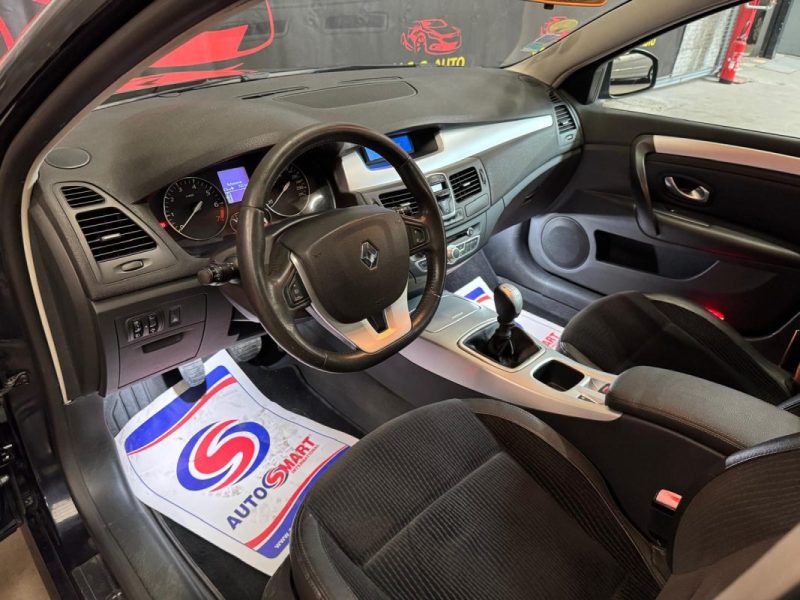 RENAULT LAGUNA 2.0i 140 Dynamique 