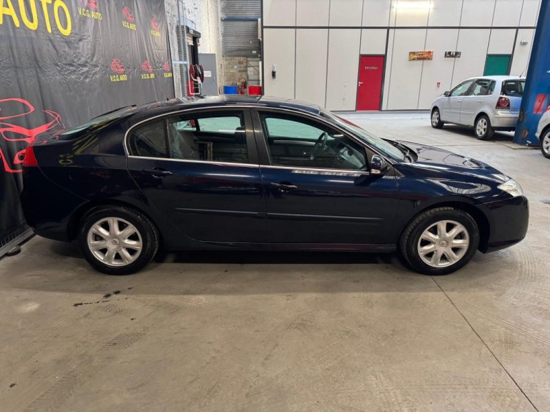 RENAULT LAGUNA 2.0i 140 Dynamique 