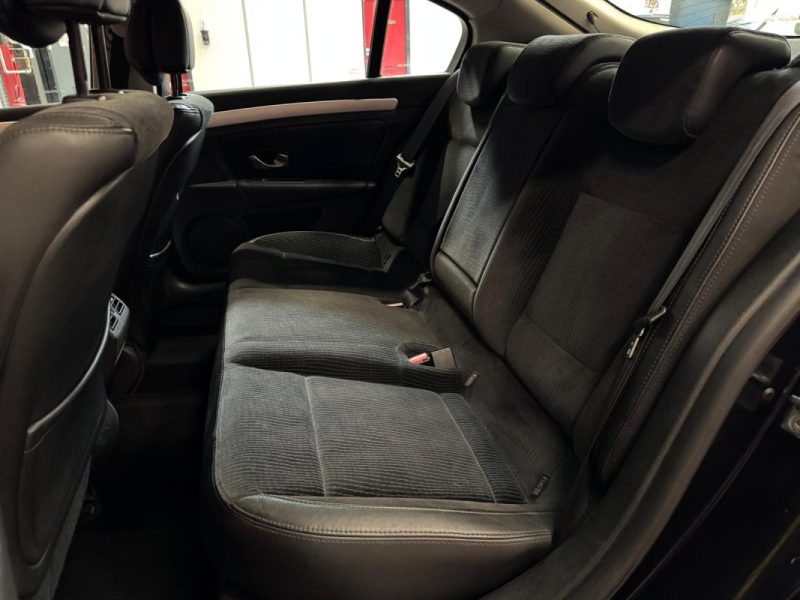 RENAULT LAGUNA 2.0i 140 Dynamique 