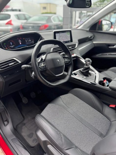 PEUGEOT 3008 2019