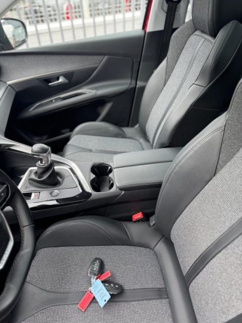 PEUGEOT 3008 2019