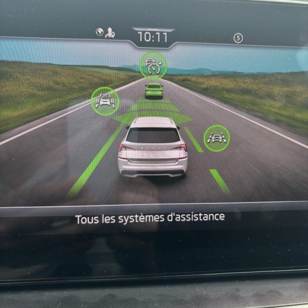 SKODA KAMIQ 1.0 TSI 110 CV AMBITION CAMERA / CARPLAY GARANTIE 12 MOIS