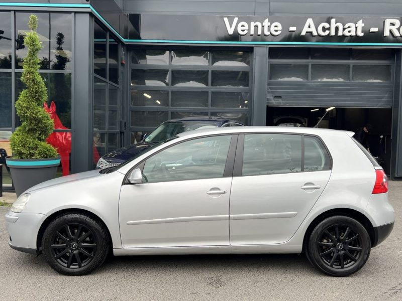 VOLKSWAGEN GOLF 5 V 1.6 FSI 102 Cv BOITE AUTOMATIQUE 5 PORTES - GARANTIE 1 AN