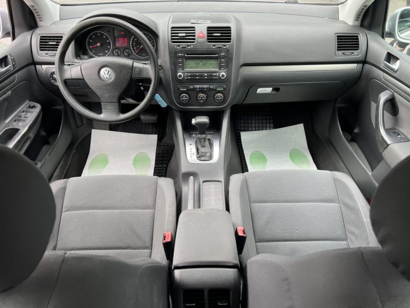 VOLKSWAGEN GOLF 5 V 1.6 FSI 102 Cv BOITE AUTOMATIQUE 5 PORTES - GARANTIE 1 AN