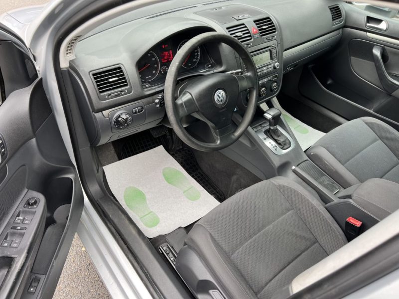 VOLKSWAGEN GOLF 5 V 1.6 FSI 102 Cv BOITE AUTOMATIQUE 5 PORTES - GARANTIE 1 AN