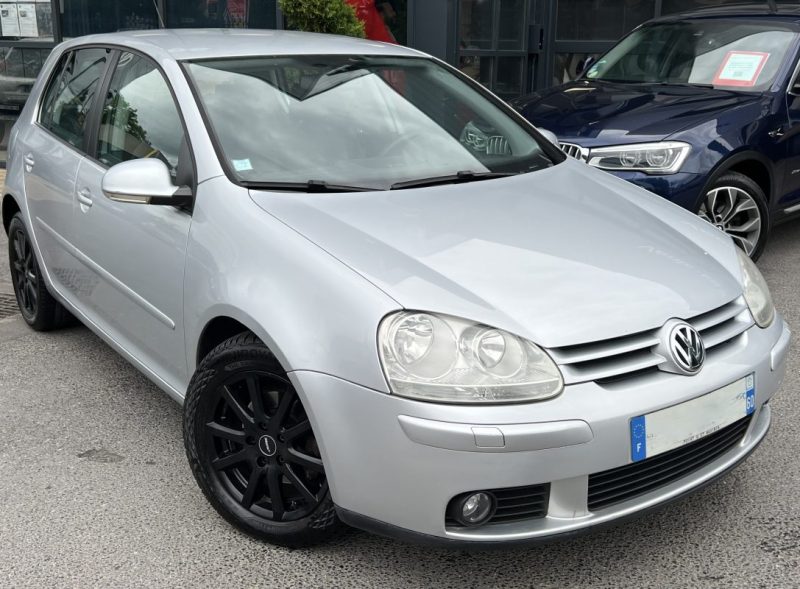 VOLKSWAGEN GOLF 5 V 1.6 FSI 102 Cv BOITE AUTOMATIQUE 5 PORTES - GARANTIE 1 AN