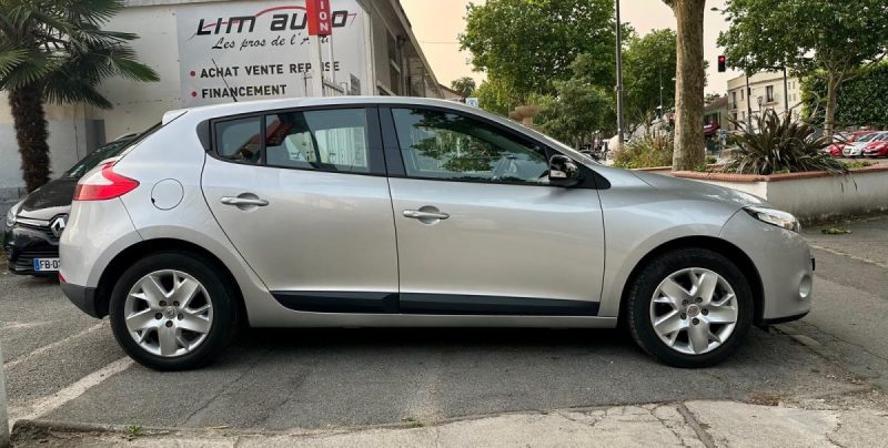 RENAULT MEGANE III 2012