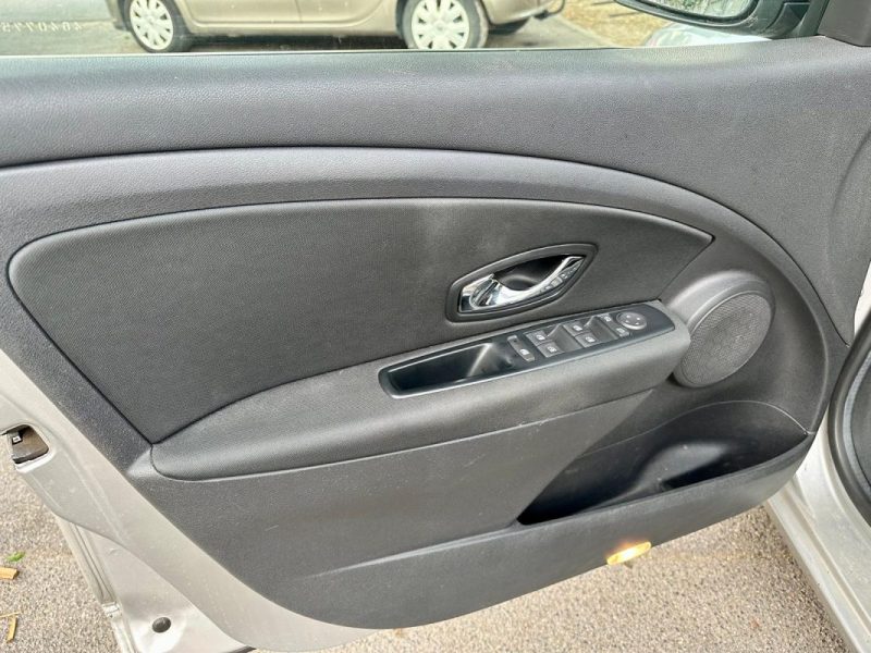 RENAULT MEGANE III 2012