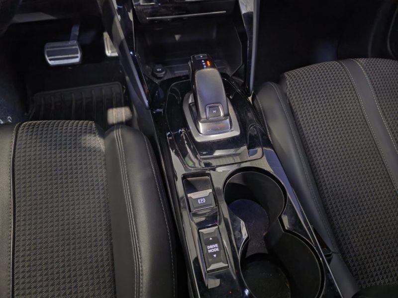 Peugeot 208 GT LINE 1.2 PureTech 100 ch EAT8 / SUIVI COMPLET PEUGEOT