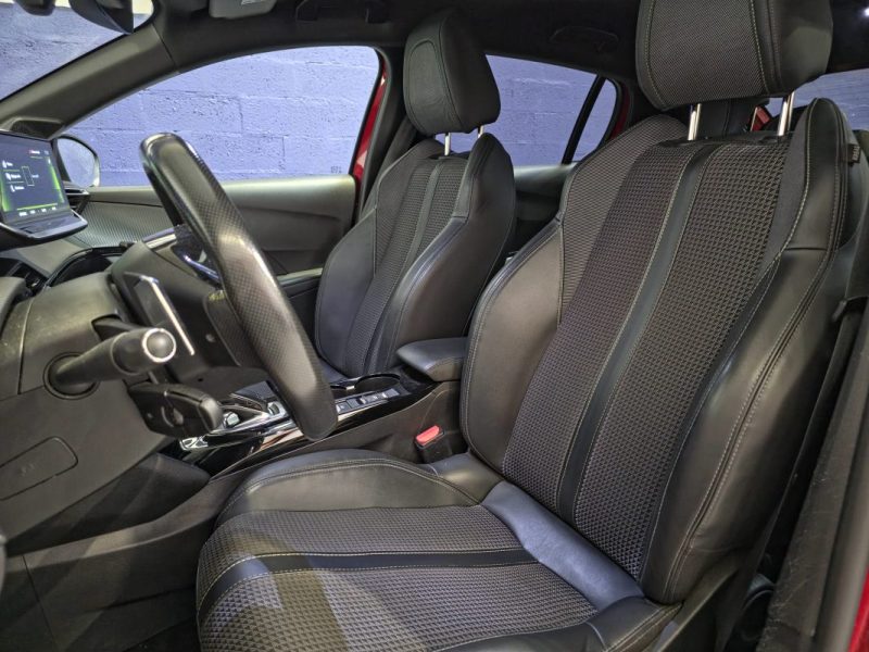 Peugeot 208 GT LINE 1.2 PureTech 100 ch EAT8 / SUIVI COMPLET PEUGEOT