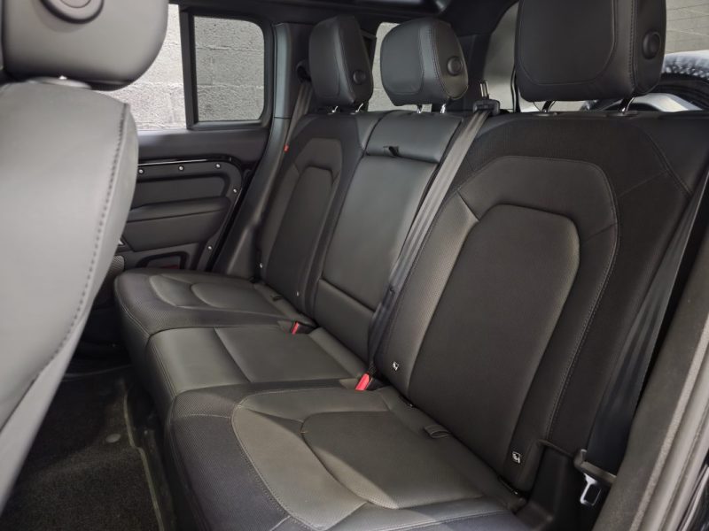 Land Rover Defender 110 P400e X-Dynamic 2.0 PHEV 404 ch – Boîte Auto – 4WD – Hybride
