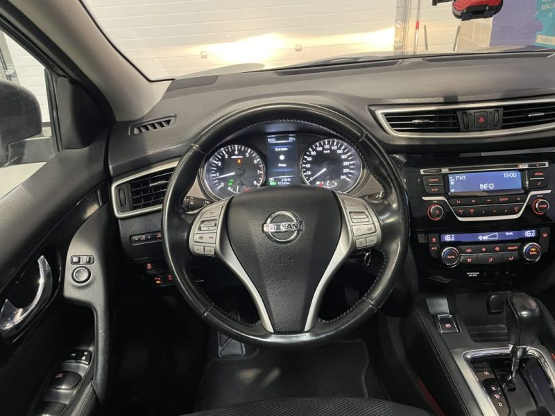 NISSAN QASHQAI 2015
