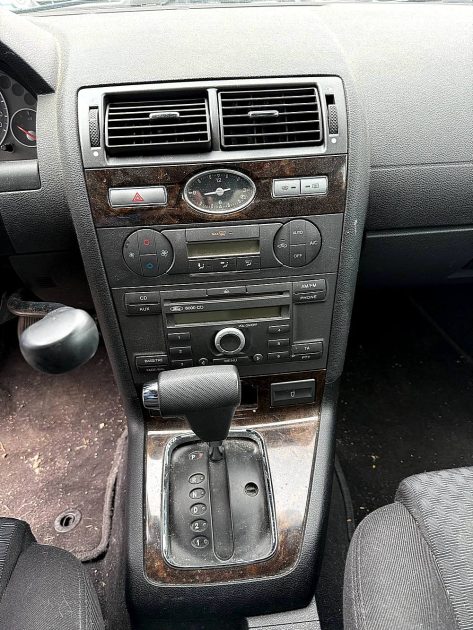 FORD MONDEO 2.0i 145ch 16V  BVA EQUIPÉ HANDICAP