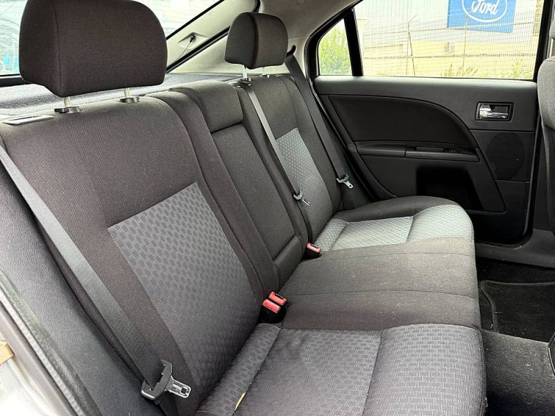 FORD MONDEO 2.0i 145ch 16V  BVA EQUIPÉ HANDICAP