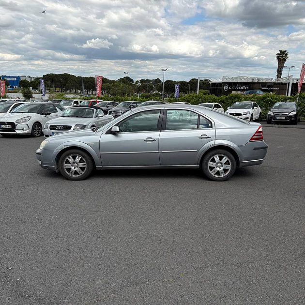 FORD MONDEO 2.0i 145ch 16V  BVA EQUIPÉ HANDICAP