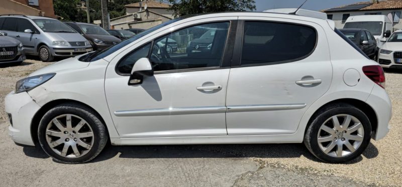 🚗 À VENDRE – Peugeot 207 1.6 HDi 92ch – 5 portes – Blanc – 2010 🚗