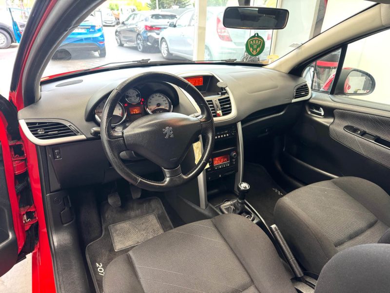 PEUGEOT 207  0001