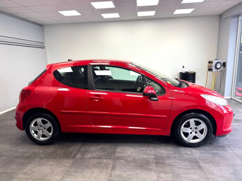 PEUGEOT 207  0001