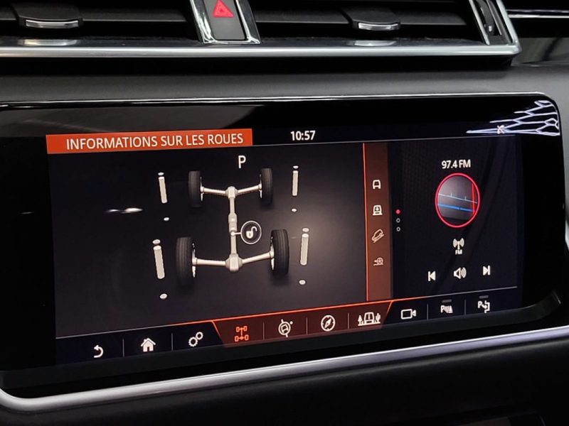 LAND ROVER RANGE ROVER VELAR P300 2.0 Si4 300cv R-Dynamic HSE 4X4 Boîte Auto