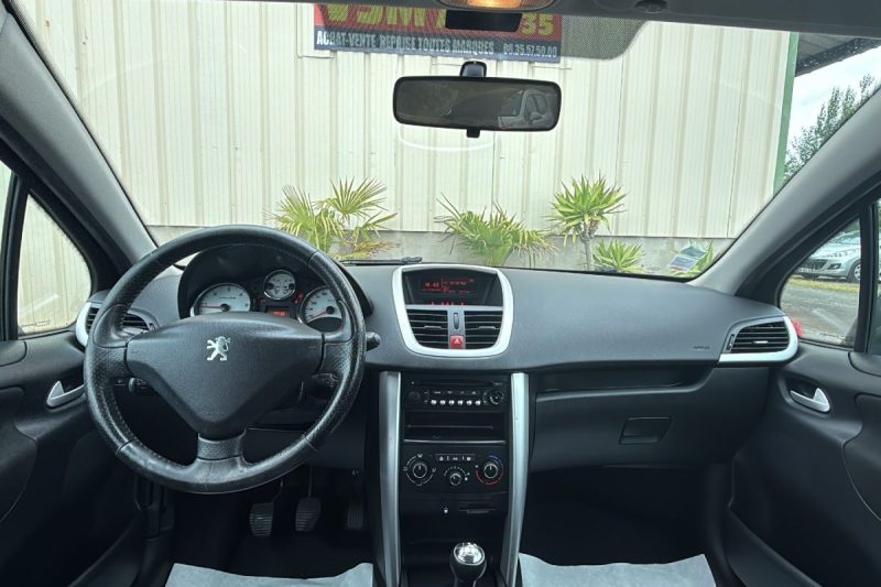 PEUGEOT 207 1.4 HDI 70 Active BVM5 1ere main