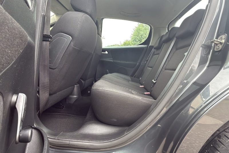 PEUGEOT 207 1.4 HDI 70 Active BVM5 1ere main