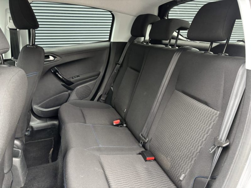 PEUGEOT 208 1.2 PureTech 82ch Allure 1ère Main 