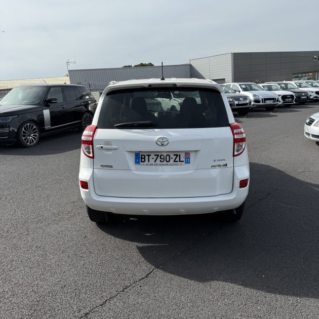 TOYOTA RAV4 2.2 D4D 150ch 2WD 2011