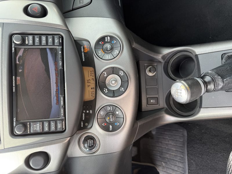 TOYOTA RAV4 2.2 D4D 150ch 2WD 2011