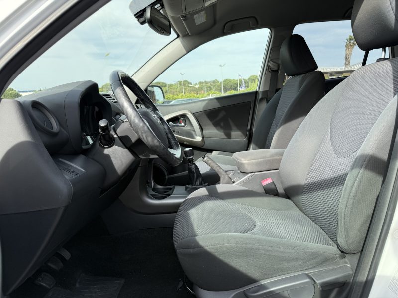 TOYOTA RAV4 2.2 D4D 150ch 2WD 2011