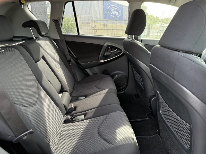 TOYOTA RAV4 2.2 D4D 150ch 2WD 2011