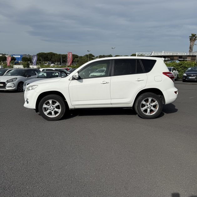 TOYOTA RAV4 2.2 D4D 150ch 2WD 2011