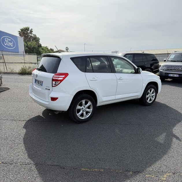 TOYOTA RAV4 2.2 D4D 150ch 2WD 2011