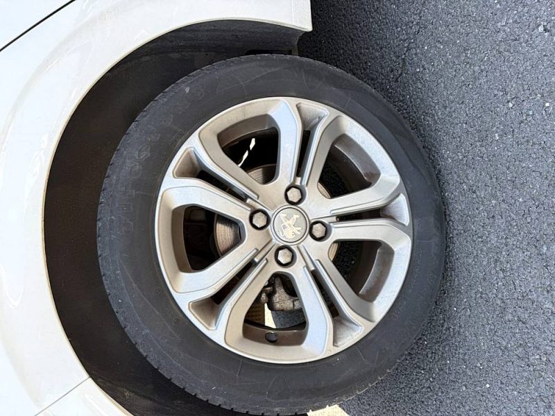 PEUGEOT 208  1.6 ess ALLURE BOITE AUTO PEDALE ADAPTEE 2014