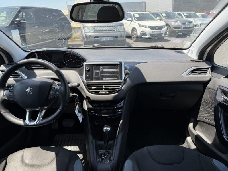 PEUGEOT 208  1.6 ess ALLURE BOITE AUTO PEDALE ADAPTEE 2014