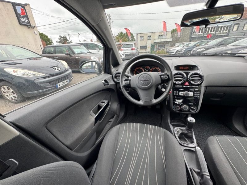 OPEL  CORSA  2011