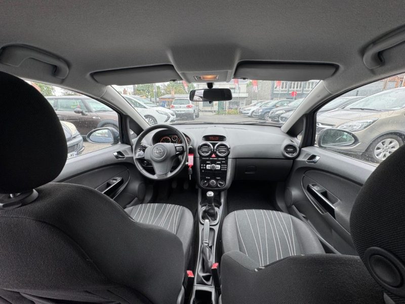 OPEL  CORSA  2011
