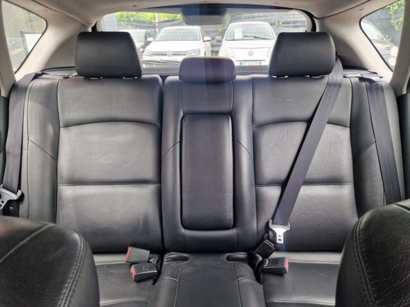 MAZDA MAZDA 3 1.6L MZ-CD 110cv - CUIR - CLIM *GARANTIE REVISE*