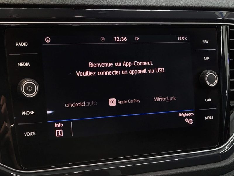 VOLKSWAGEN T-ROC 1.5 TSI 150cv Carat BVM6