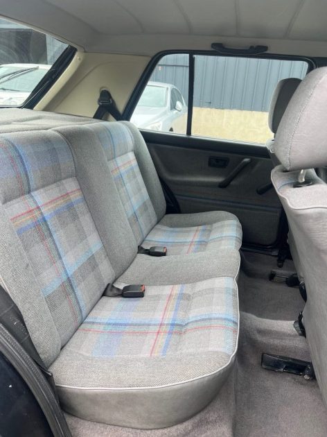 VOLKSWAGEN GOLF 1990