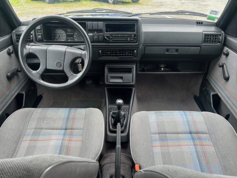 VOLKSWAGEN GOLF 1990