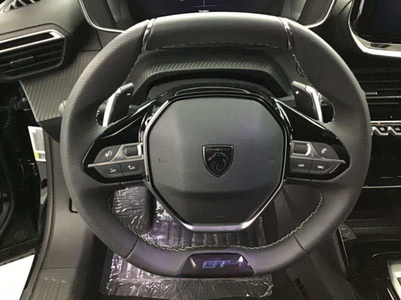 Peugeot 2008 Hybrid 145 e-DCS6 GT