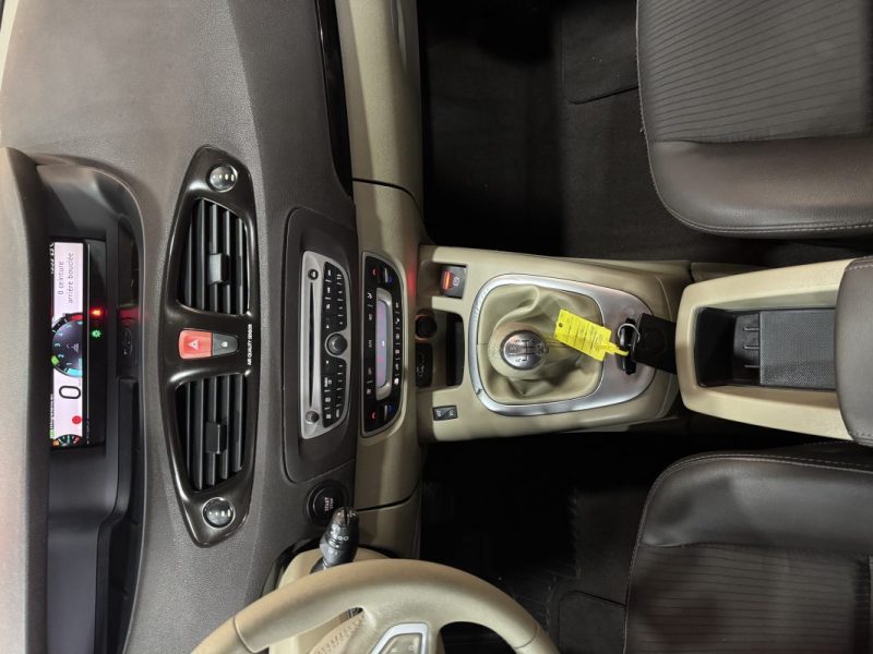 RENAULT MEGANE SCENIC 2011