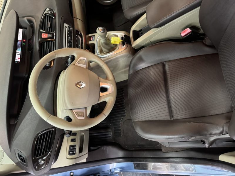 RENAULT MEGANE SCENIC 2011