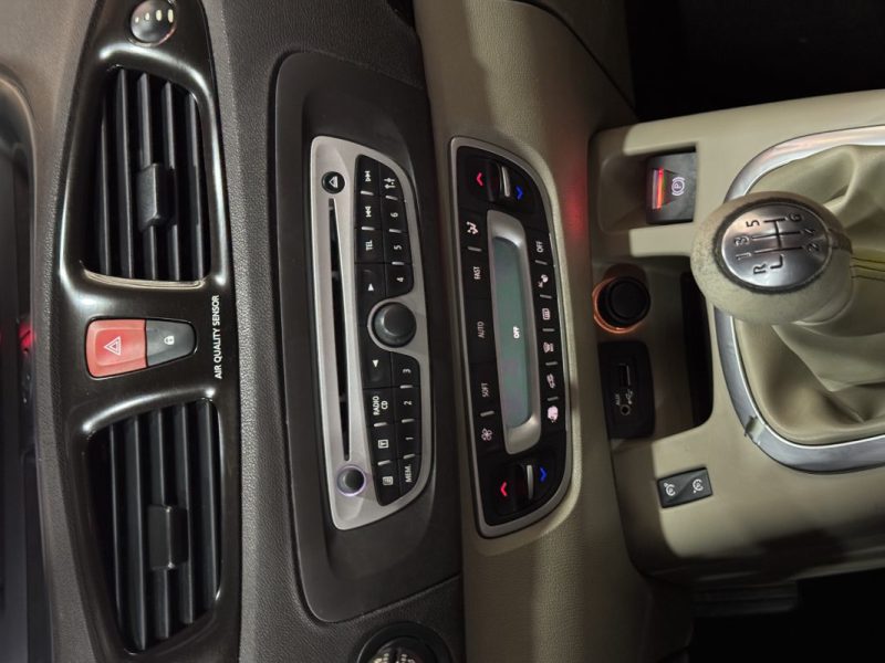 RENAULT MEGANE SCENIC 2011